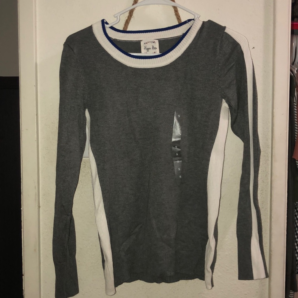 Long sleeve shirt with white and blue details